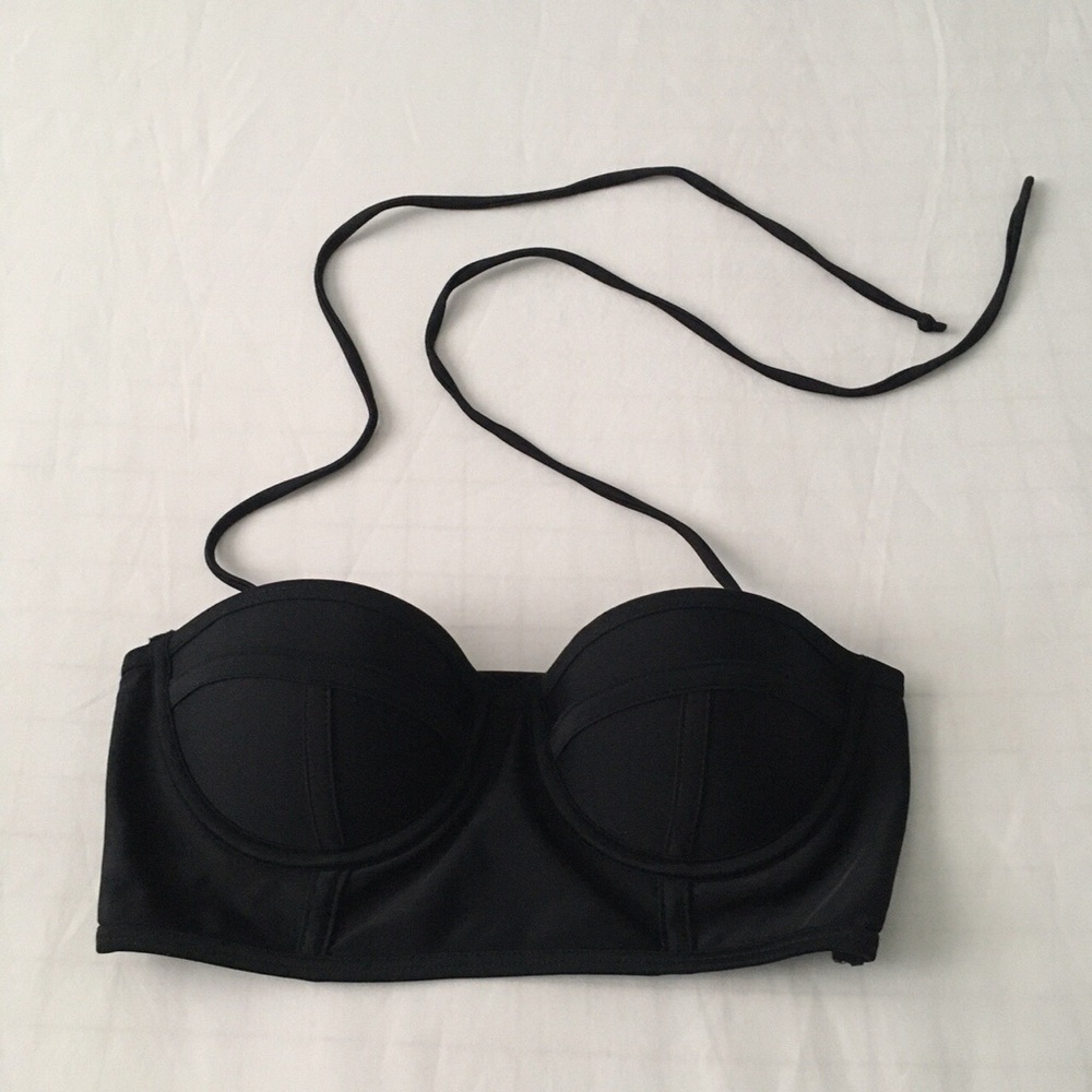 BNWT Simple black TRIANGL brand look swimsuit top